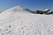 32 Sul crinale per cima Avaro fischia il vento!